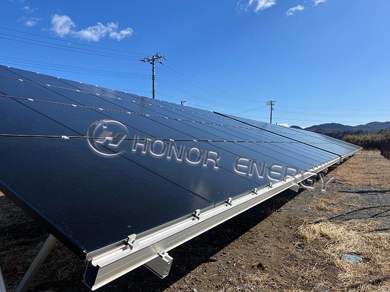 Penyempurnaan projek sistem pemasangan tanah solar 700kW di Sendai, Jepun