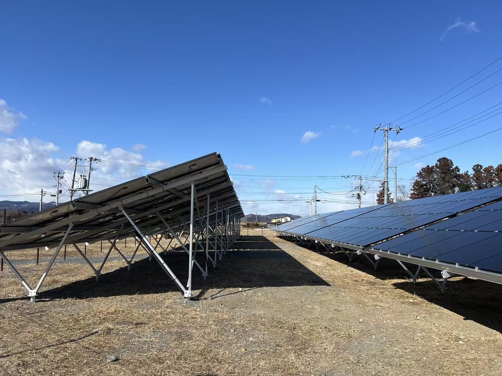 Bahan pendakap tanah solar