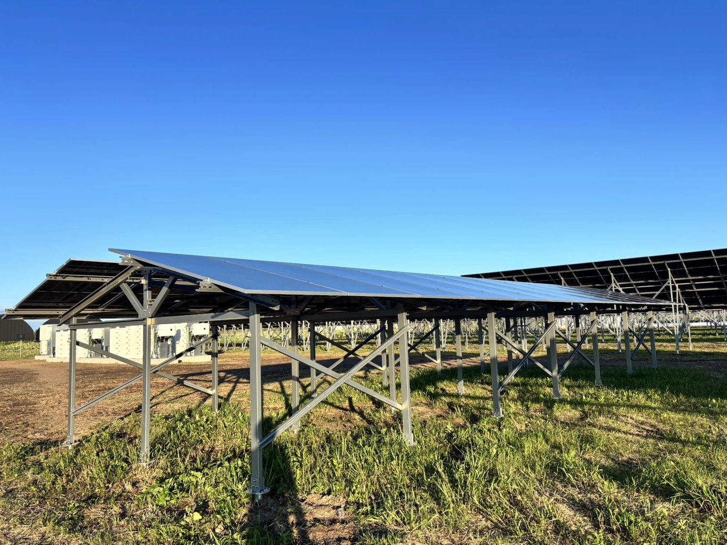 Rumah Hijau Agri-PV: Dwi Pendapatan daripada Tanah Sendiri