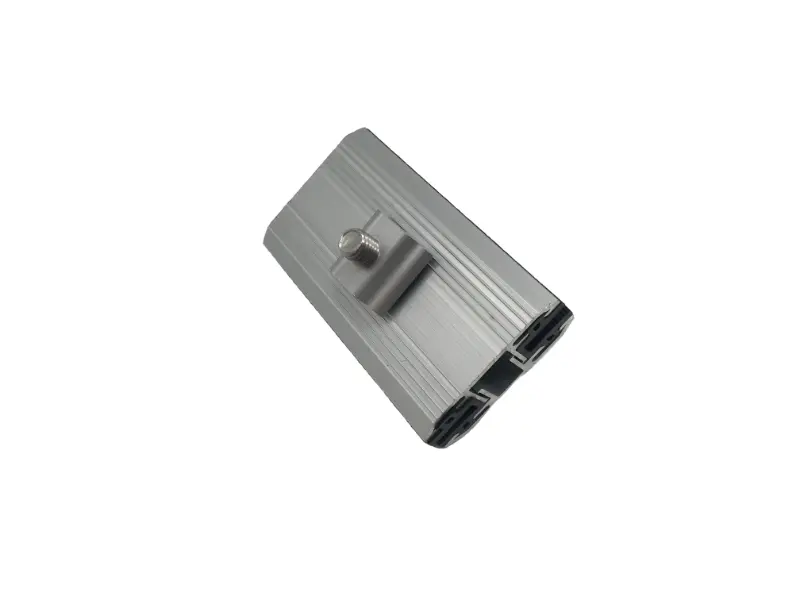 Pengapit pertengahan filem nipis solar